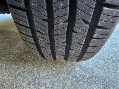 Used 2008 Cadillac DTS Luxury II image 11