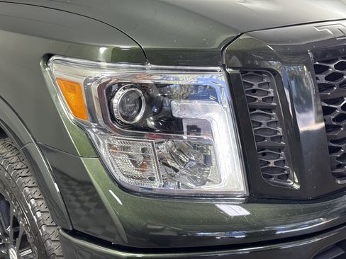 Used 2019 Nissan Titan PRO-4X image 7
