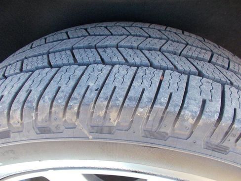 Used 2021 Cadillac Escalade Premium Luxury Platinum image 8