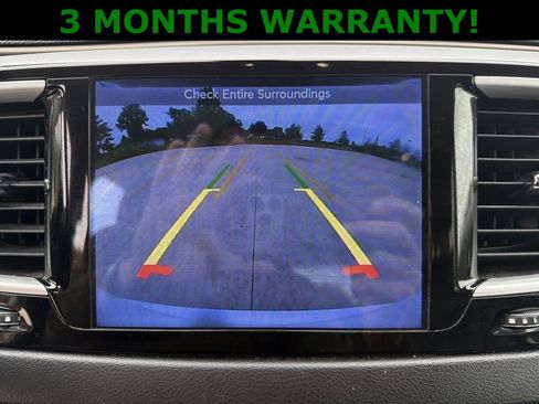 Used 2017 Chrysler Pacifica Touring-L w/ Tire & Wheel Group image 18