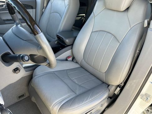 Used 2013 Buick Enclave Premium FWD image 20