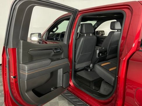 Used 2025 GMC Sierra 1500 AT4 w/ AT4 Premium Package AWD/4WD image 36