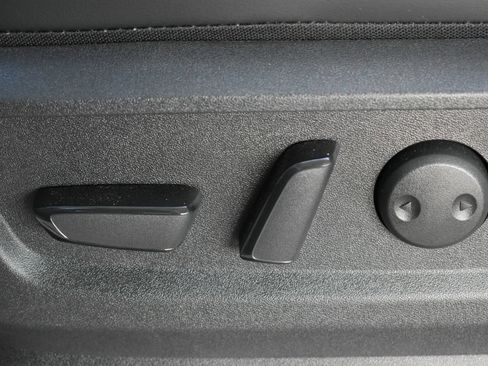 Used 2025 Nissan Armada SL w/ Captain's Chari Seat Package AWD/4WD image 14