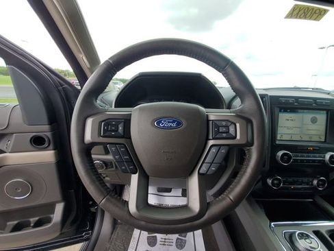 Used 2019 Ford Expedition XLT image 14