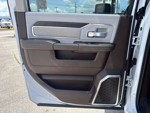 Used 2025 RAM 3500 Laramie AWD/4WD image 14