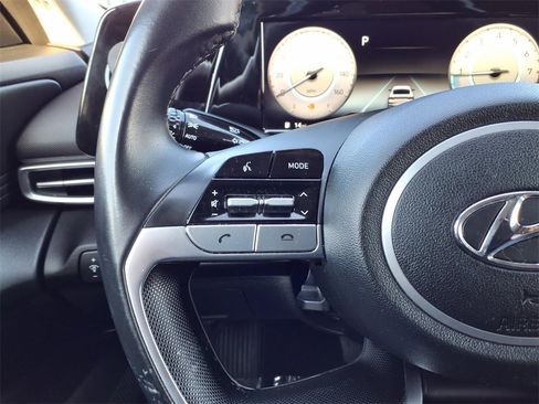 Used 2021 Hyundai Elantra SEL w/ Convenience + Premium Package image 17