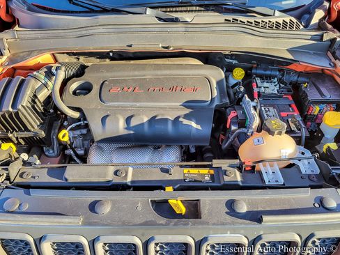 Used 2019 Jeep Renegade Latitude FWD image 31