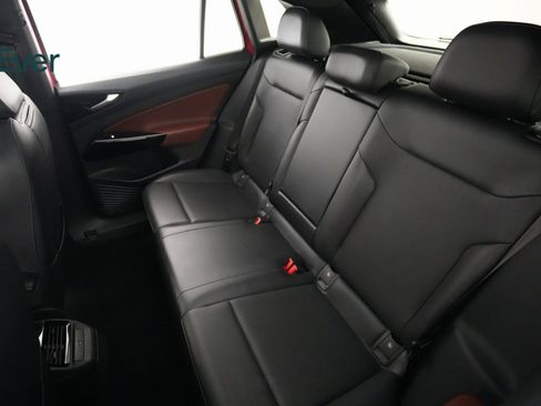 Used 2022 Volkswagen ID.4 Pro S image 9