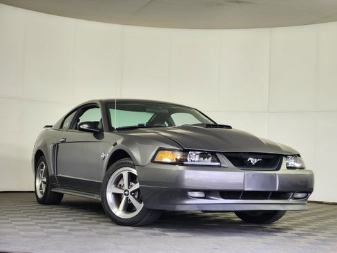 Used 2004 Ford Mustang Mach 1 RWD image 1