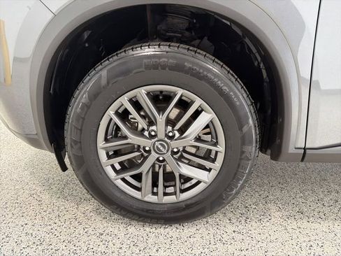 Used 2023 Nissan Rogue S image 36