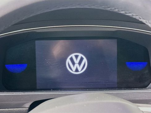 Used 2022 Volkswagen Tiguan SE R-Line image 12