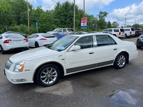 Used 2011 Cadillac DTS Luxury image 3