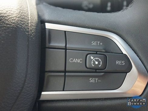 Used 2024 Jeep Compass Latitude image 25