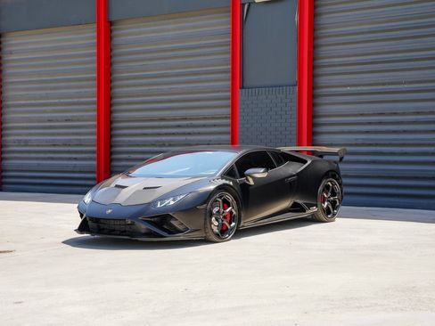 Used 2021 Lamborghini Huracan EVO RWD image 1