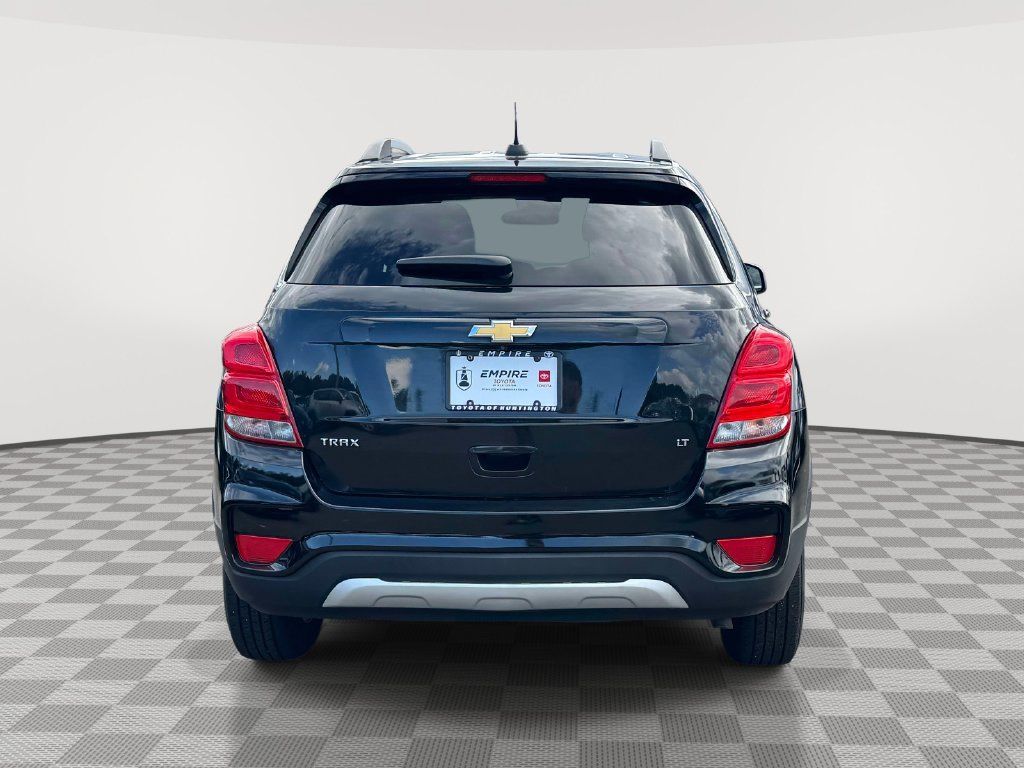 Used 2019 Chevrolet Trax LT w/ LT Convenience Package FWD image 5