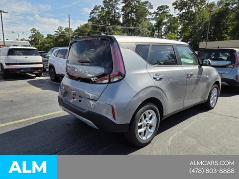 Used 2025 Kia Soul LX w/ LX Technology Package FWD image 14
