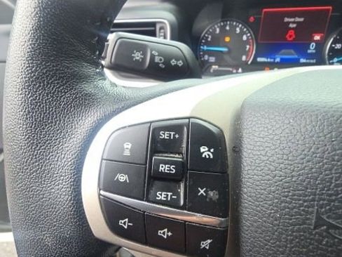 Used 2021 Ford Explorer XLT w/ Equipment Group 202A AWD/4WD image 19