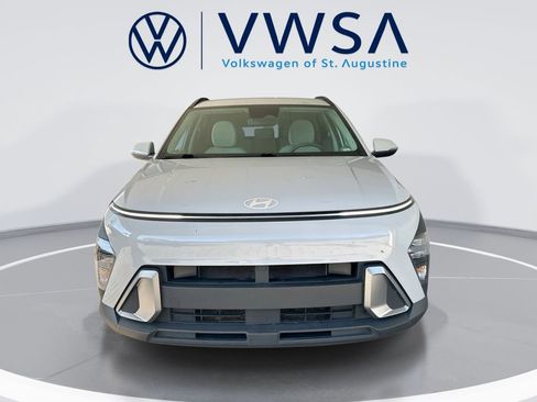 Used 2024 Hyundai Kona SEL FWD image 2