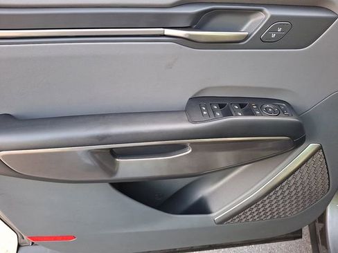 Used 2024 Kia EV9 Light image 16