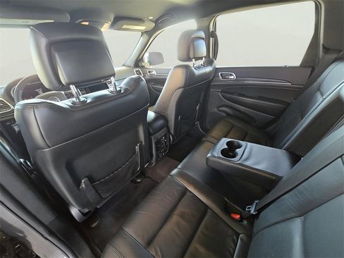 Used 2019 Jeep Grand Cherokee Limited image 10