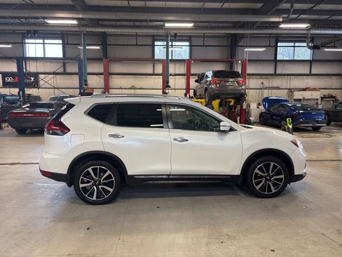 Used 2019 Nissan Rogue SL w/ Premium Package AWD/4WD image 8