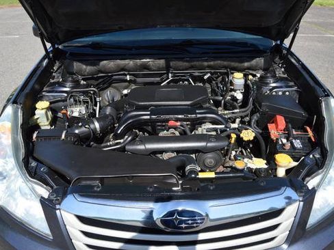 Used 2010 Subaru Outback 2.5i Premium w/ Protection Package 1A image 32