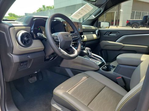 Used 2024 Chevrolet Colorado ZR2 w/ ZR2 Convenience Package III AWD/4WD image 21