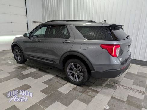 Used 2023 Ford Explorer XLT w/ Equipment Group 202A AWD/4WD image 2