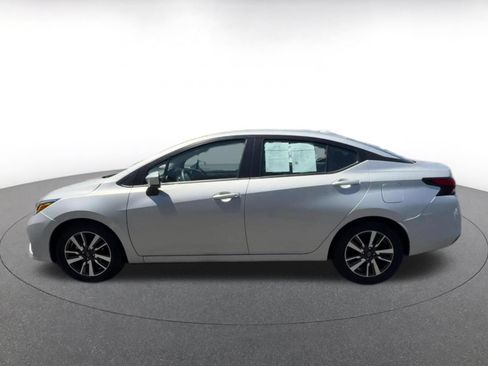 Used 2025 Nissan Versa SV FWD image 9