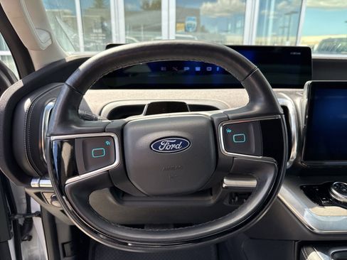 Used 2025 Ford Expedition Max Platinum image 12