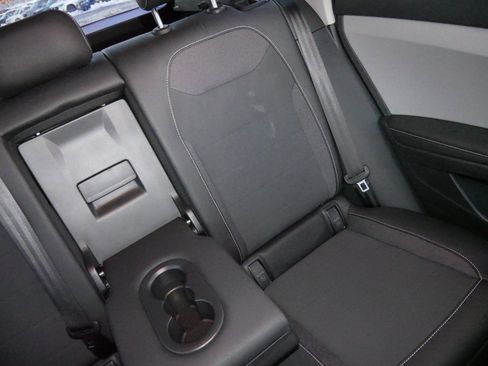 Used 2024 Volkswagen Taos SE image 14