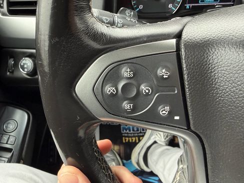 Used 2018 Chevrolet Tahoe LT image 19