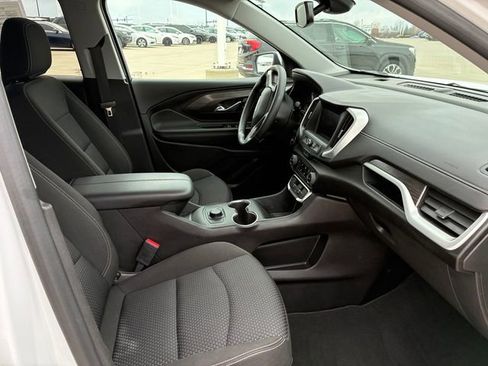 Used 2024 GMC Terrain SLE image 15