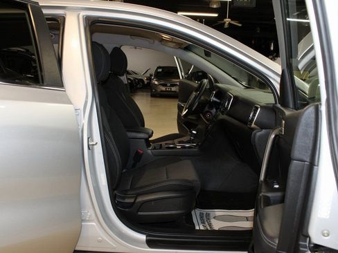 Used 2019 Kia Sportage LX image 15