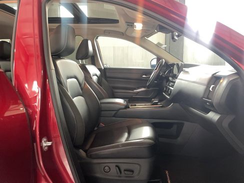 Certified 2024 Nissan Pathfinder SL w/ SL Premium Package image 16