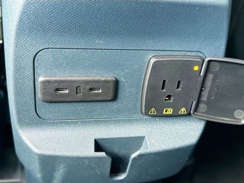 Used 2025 Ford Maverick Lobo AWD/4WD image 35
