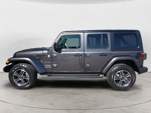 Used 2023 Jeep Wrangler Unlimited Sahara w/ Cold Weather Group AWD/4WD image 2