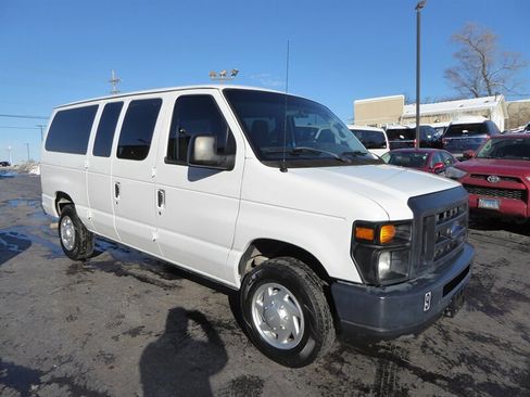 Used 2017 Chevrolet Express 2500 LS image 29
