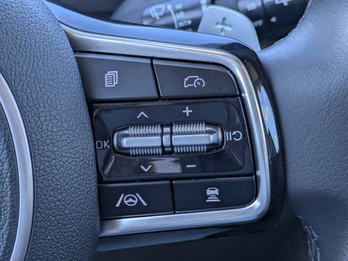 Certified 2025 Kia Carnival EX FWD image 32