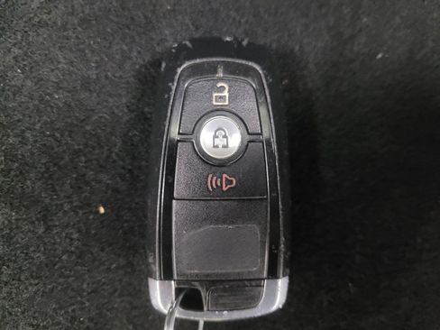 Used 2020 Ford Escape SE Sport image 32