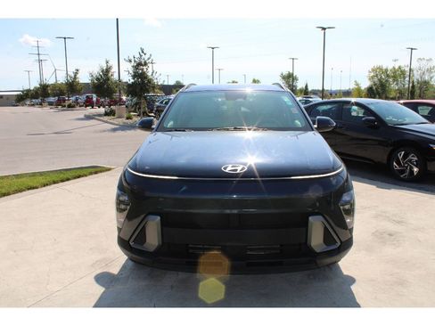 Used 2024 Hyundai Kona SEL AWD/4WD image 3