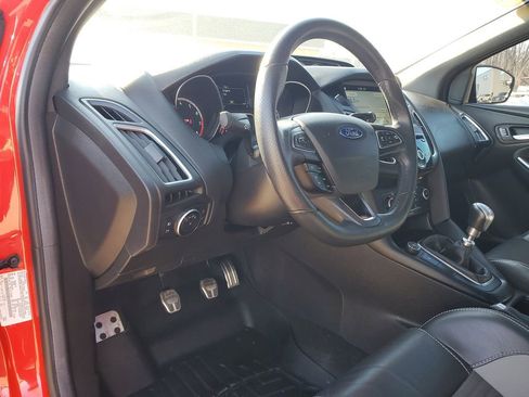 Certified 2017 Ford Focus ST w/ Equipment Group 401A image 16