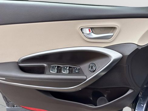 Used 2018 Hyundai Santa Fe Sport image 24