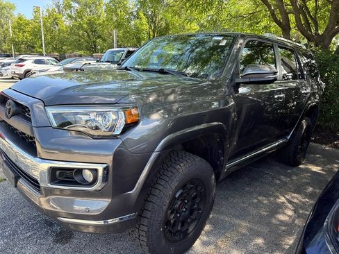 Used 2016 Toyota 4Runner Limited AWD/4WD image 3