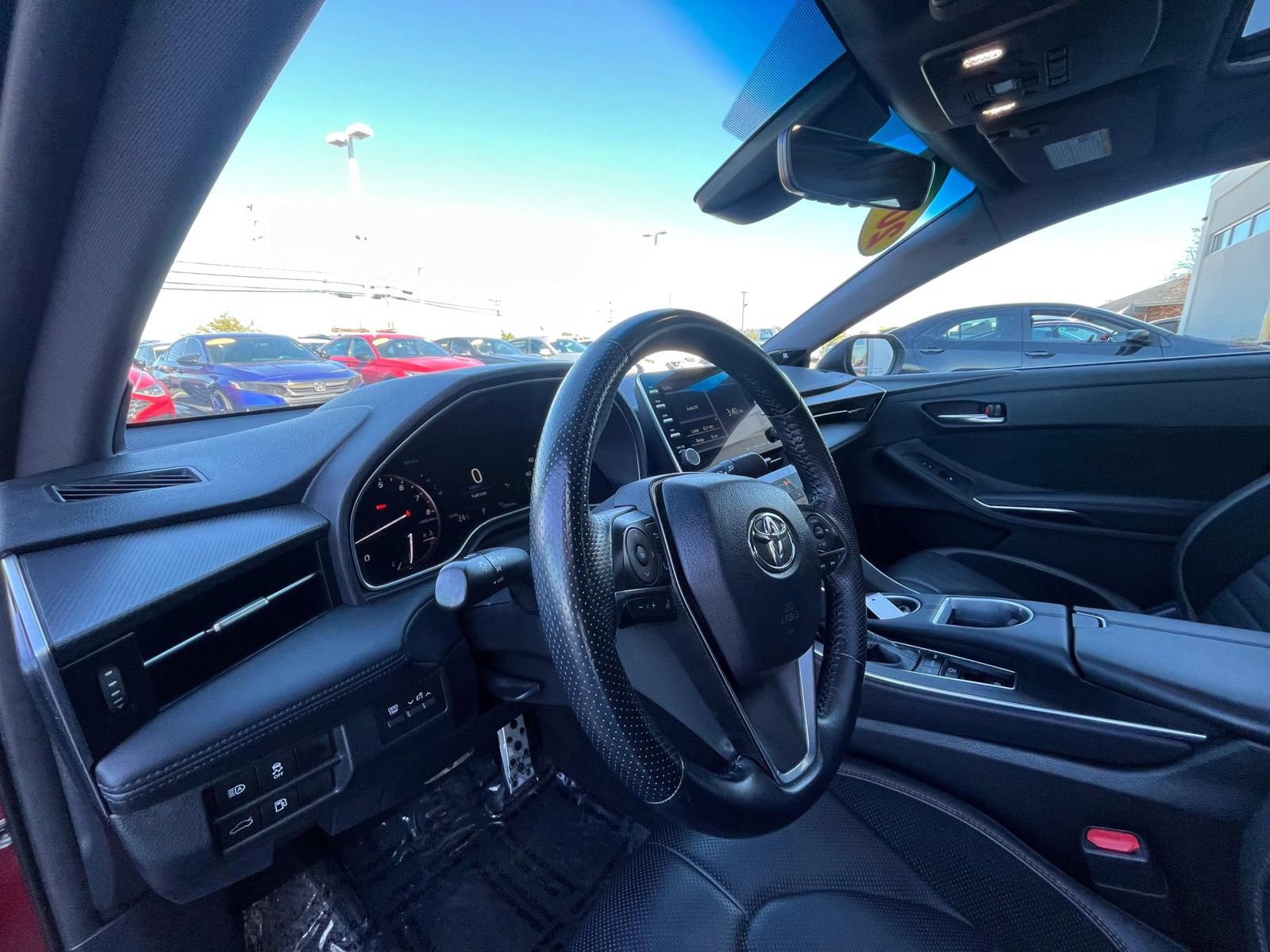 Used 2019 Toyota Avalon XSE FWD image 25