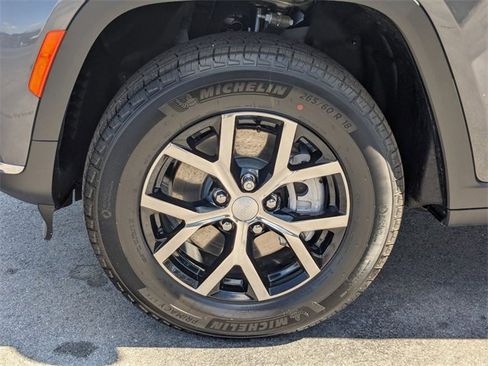 New 2025 Jeep Grand Cherokee L Limited image 9