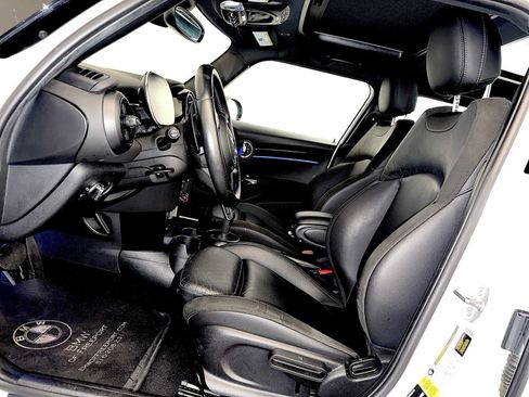Certified 2023 MINI Cooper S w/ Signature Upholstery Package FWD image 9