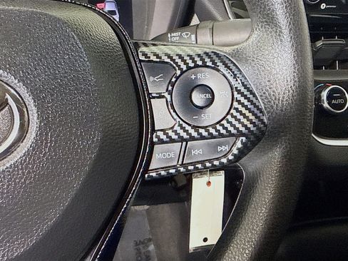 Used 2021 Toyota Corolla LE image 15