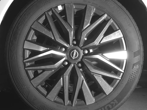 Used 2025 Nissan Altima 2.5 SV FWD image 14