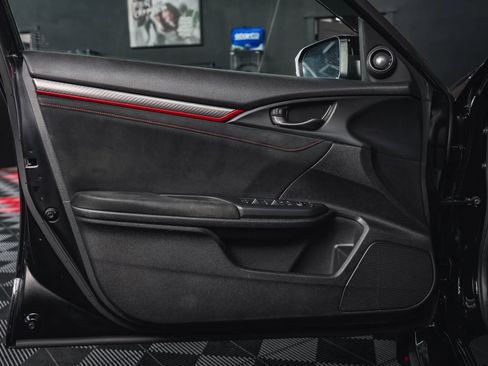 Used 2019 Honda Civic Type R image 32